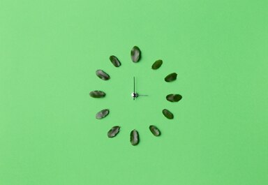 Zegar na zielonym ekranie